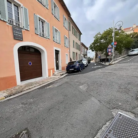 Maison De Village