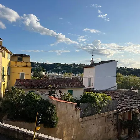 Maison De Village